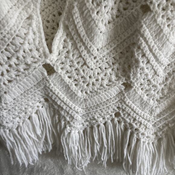 Hand Crochet Poncho Sweater Cape Silver Buttons White Boho Festival - Picture 5 of 9